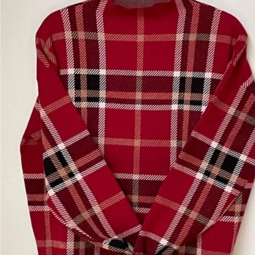 Tahari womans Red Plaid Crewneck Sweater